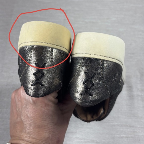 Frye Women's 6.5 Leather‎ Sneakers Metallic Bronze Zip Front Casual Shoes Flaw - Picture 8 of 11